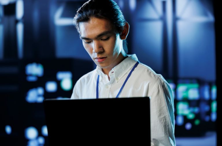 Perbedaan Blue Team dan Red Team Cyber Security