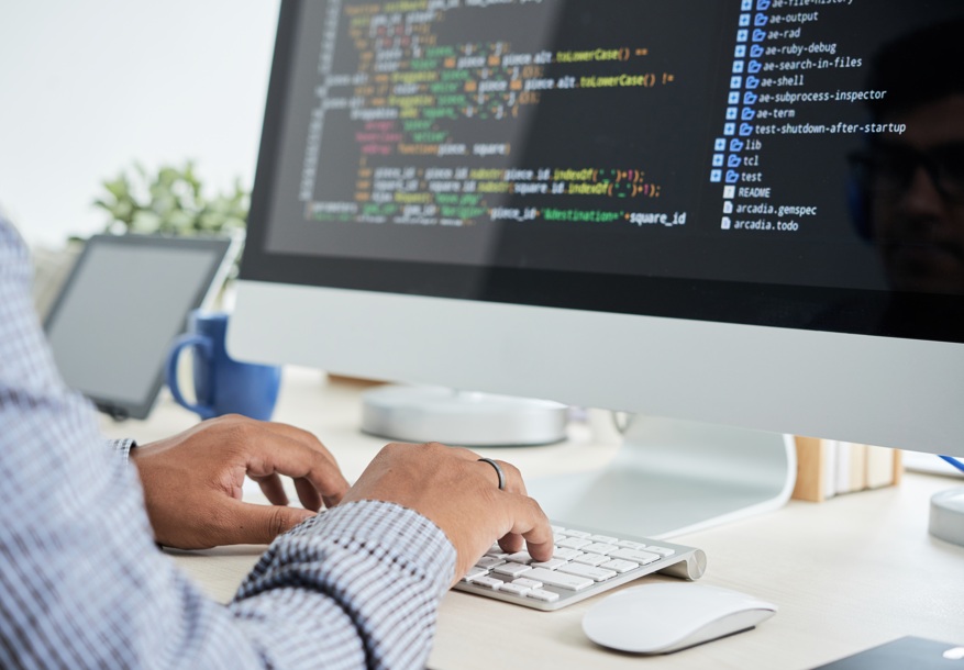 Front End Developer: Kualifikasi, Tugas dan Jenjang Karir di Perusahaan